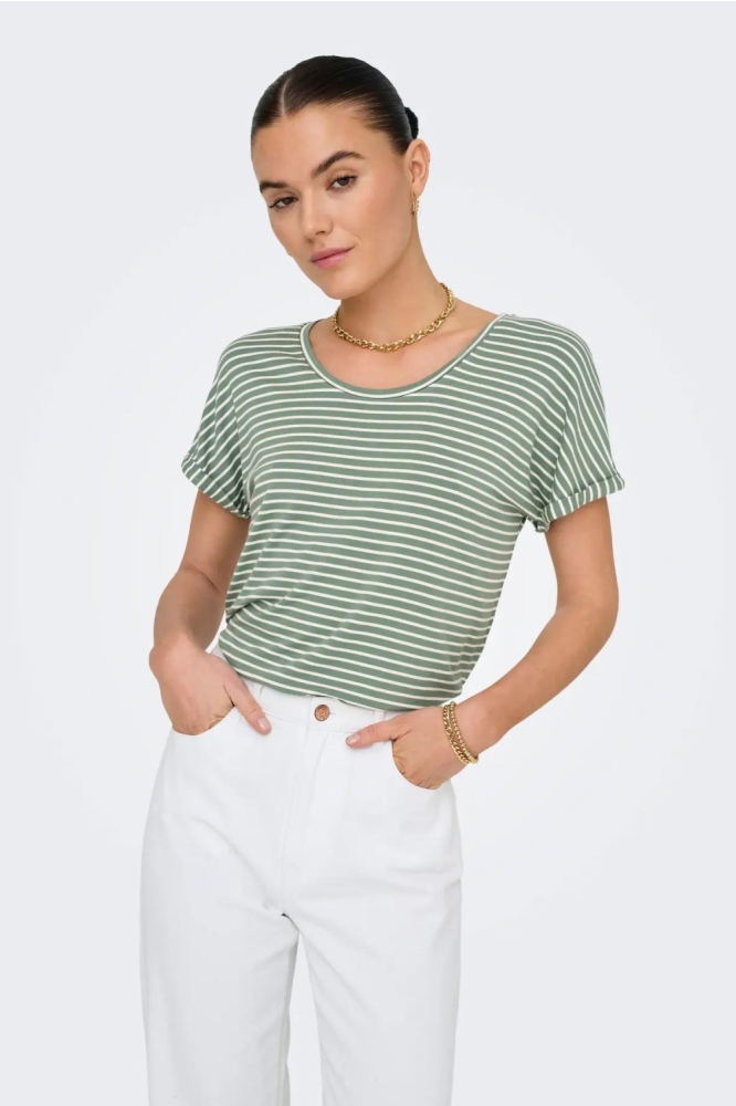 Jacqueline de Yong groene dames t-shirt | Model vooraanzicht