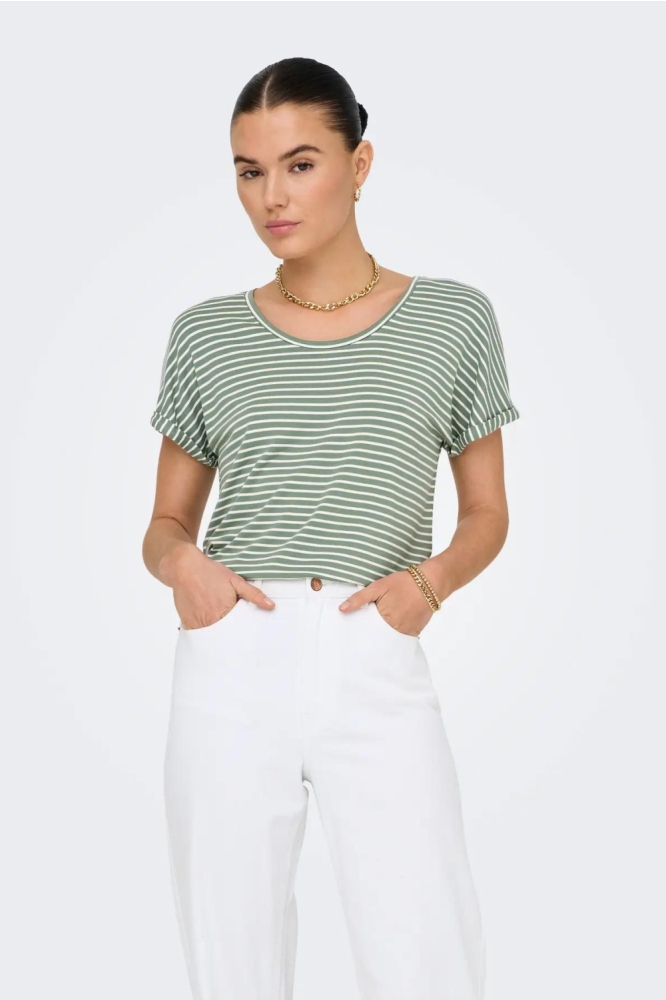 Jacqueline de Yong groene dames t-shirt | Model vooraanzicht