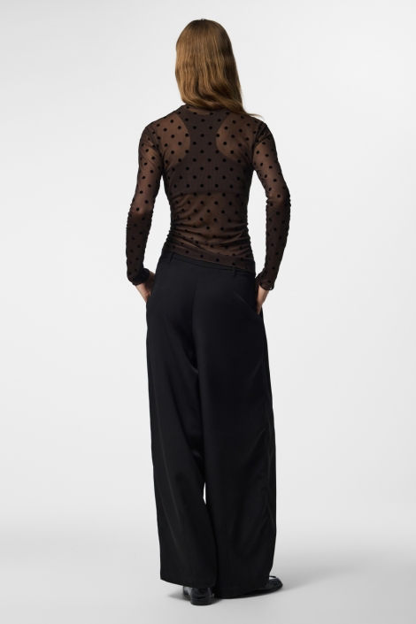Pieces bruine dames top | Model achteraanzicht