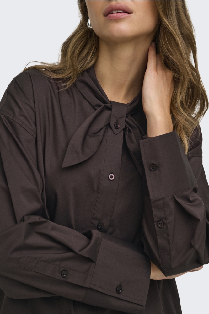 Jacqueline de Yong bruine dames blouse | Close up