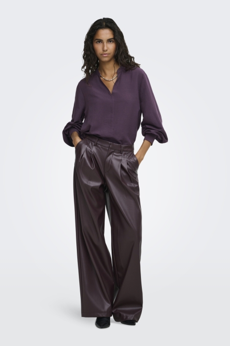 Jacqueline de Yong paarse dames blouse | Model vooraanzicht