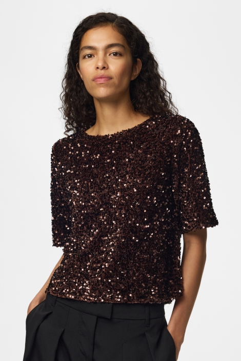 Pieces bruine dames t-shirt | Model vooraanzicht