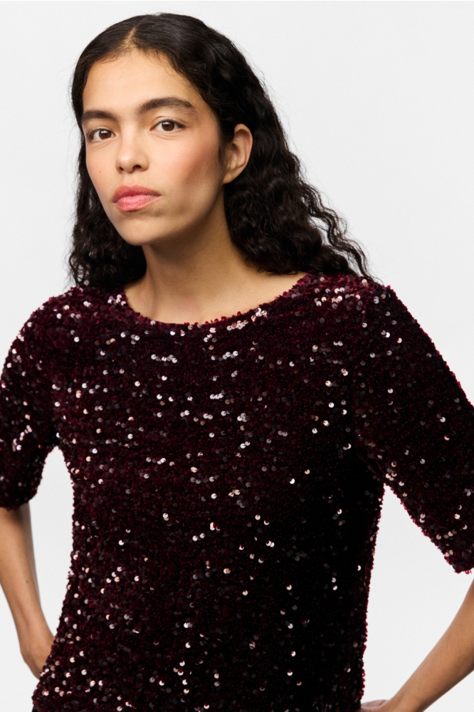Pieces bordeaux dames t-shirt | Model vooraanzicht