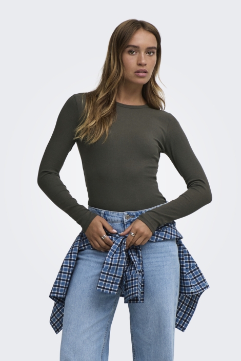 Jacqueline de Yong groene dames t-shirt | Model vooraanzicht