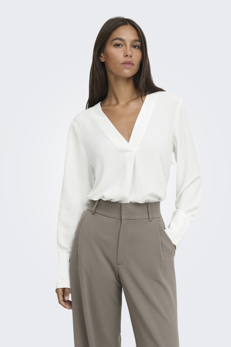 Jacqueline de Yong witte dames blouse | Model vooraanzicht