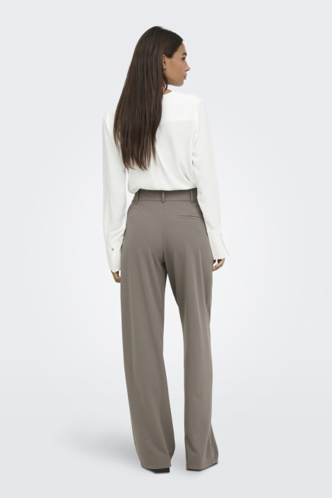Jacqueline de Yong witte dames blouse | Model achteraanzicht