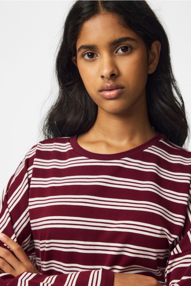 Pieces bordeaux dames t-shirt | Kleurstaal