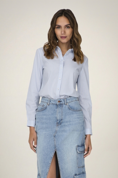 Jacqueline de Yong blauwe dames blouse | Model vooraanzicht