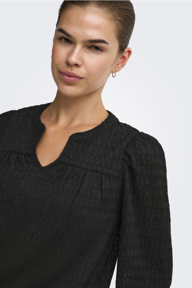 Only zwarte dames blouse | Close up