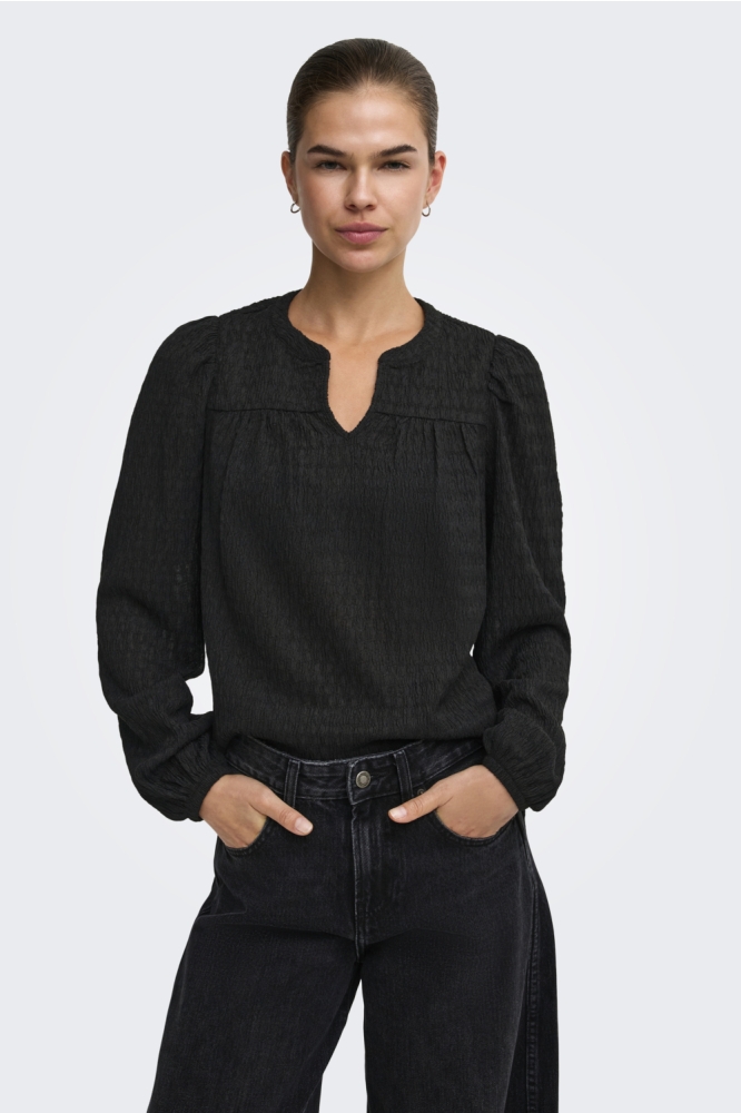 Only zwarte dames blouse | Model vooraanzicht