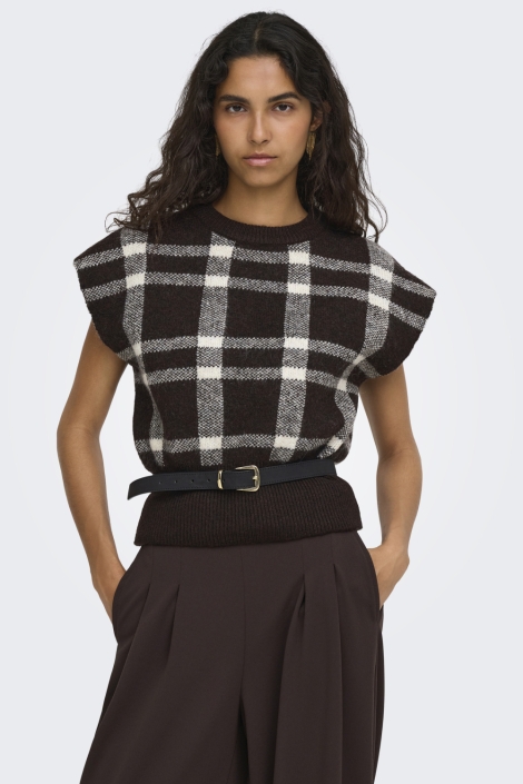 Only bruine dames trui | Model vooraanzicht