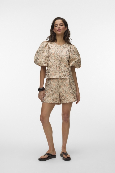 Vero Moda ecru dames blouse | Model