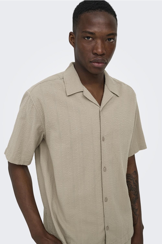 Only & Sons camel heren overhemd | Model vooraanzicht