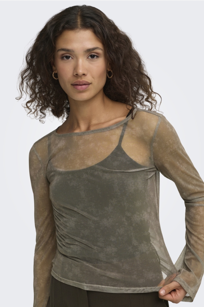 Only groene dames top | Model vooraanzicht
