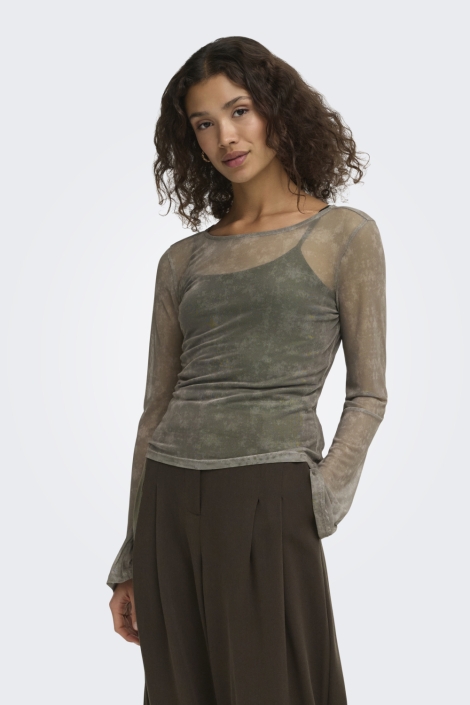 Only groene dames top | Model vooraanzicht