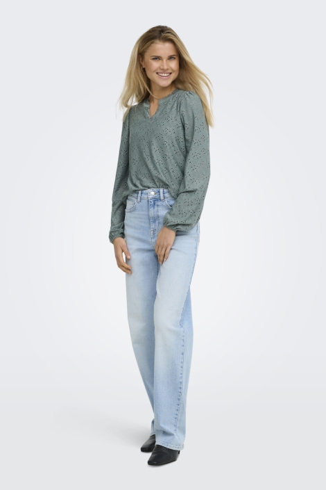 Only groene dames t-shirt | Model
