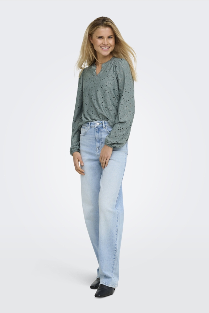 Only groene dames t-shirt | Model