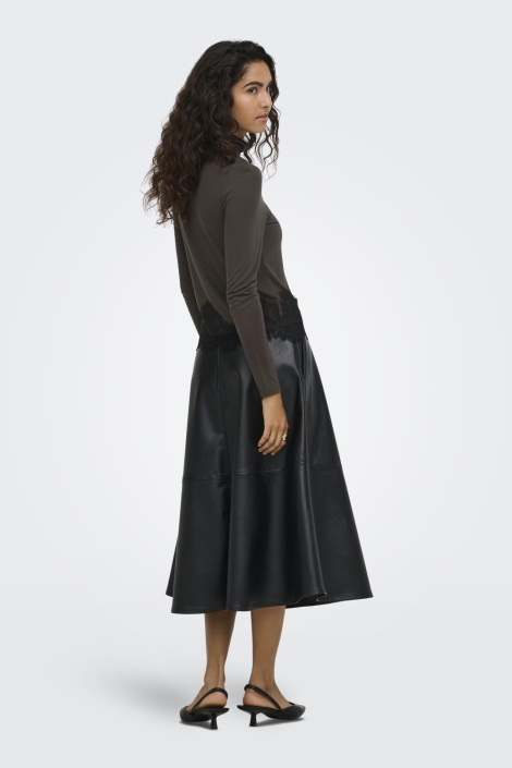 Jacqueline de Yong bruine dames top | Model achteraanzicht