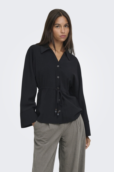 Jacqueline de Yong zwarte dames blouse | Model vooraanzicht