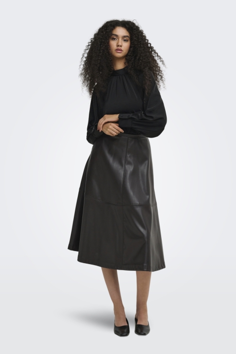 Jacqueline de Yong zwarte dames blouse | Model