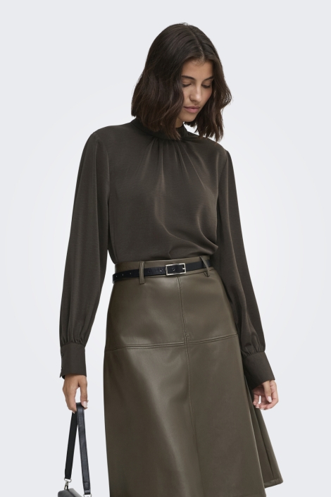 Jacqueline de Yong bruine dames blouse | Model vooraanzicht