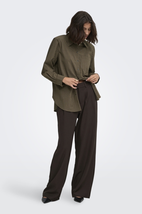 Jacqueline de Yong bruine dames blouse | Model vooraanzicht