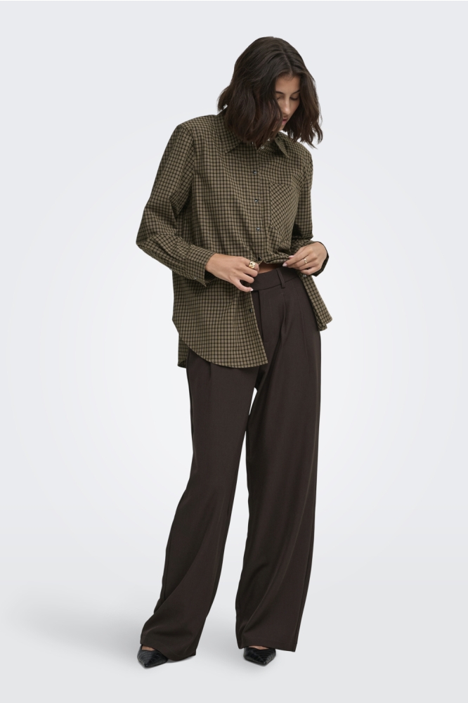 Jacqueline de Yong bruine dames blouse | Model vooraanzicht