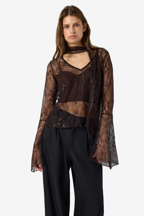 Noisy may bruine dames blouse | Model vooraanzicht