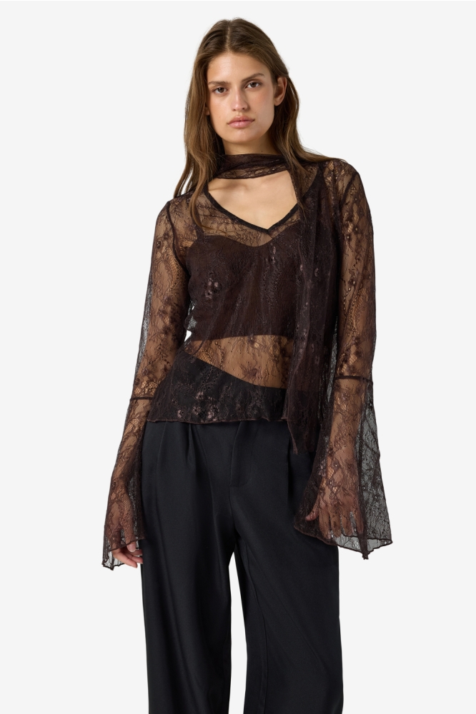 Noisy may bruine dames blouse | Model vooraanzicht