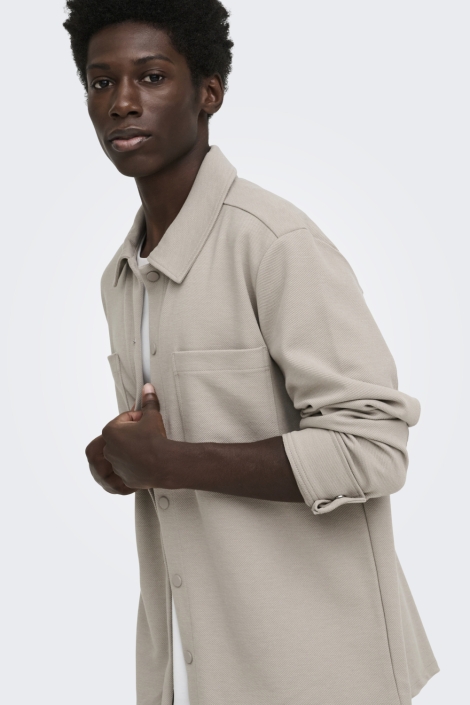 Only & Sons beige heren overhemd | Model zijaanzicht