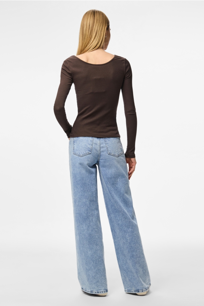 Pieces bruine dames t-shirt | Model