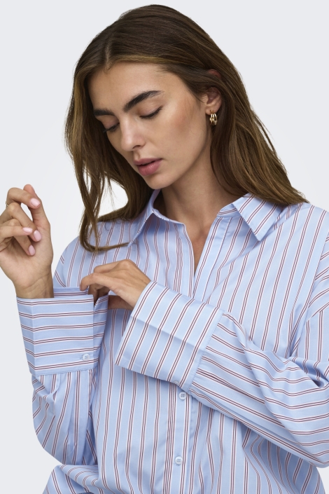 Only blauwe dames blouse | Close up