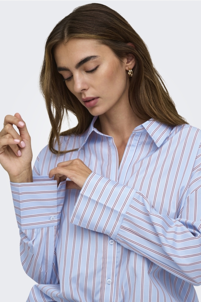 Only blauwe dames blouse | Close up