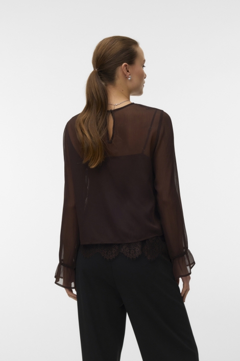 Vero Moda bruine dames blouse | Model achteraanzicht