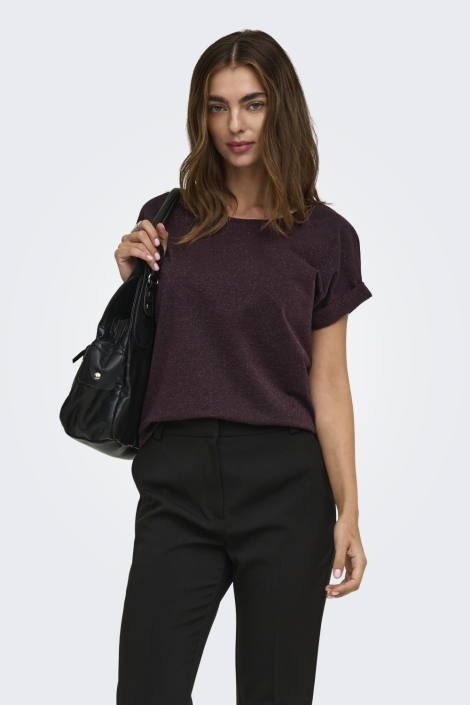 Only bordeaux dames t-shirt | Model vooraanzicht