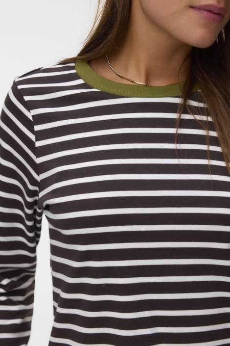 Vero Moda bruine dames t-shirt | Close up
