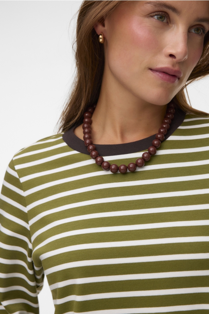 Vero Moda groene dames t-shirt | Close up