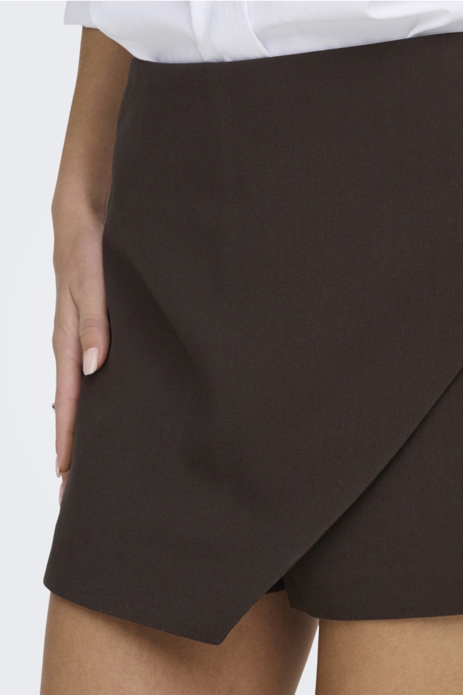 Only bruine dames korte broek | Close up