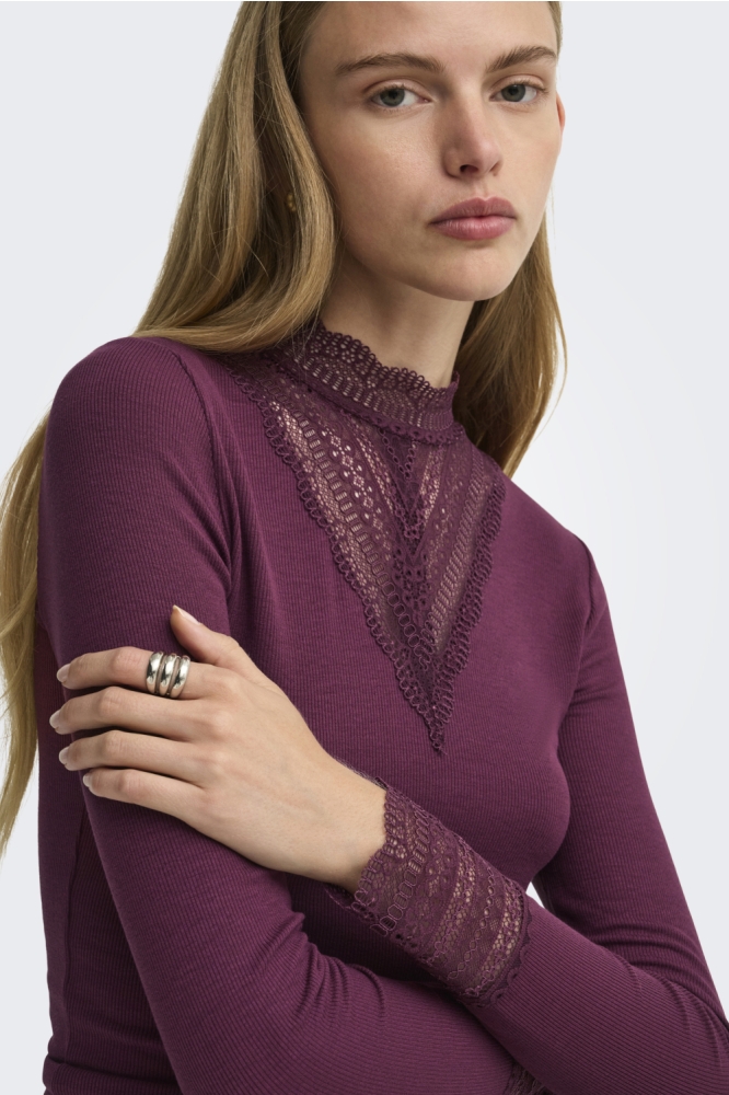 Only bordeaux dames top | Close up