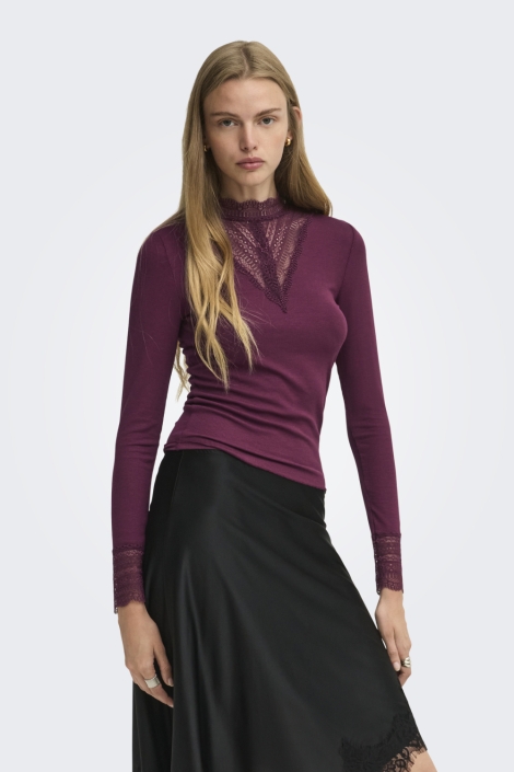 Only bordeaux dames top | Model vooraanzicht