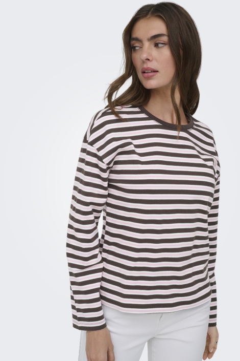 Only bruine dames t-shirt | Model vooraanzicht