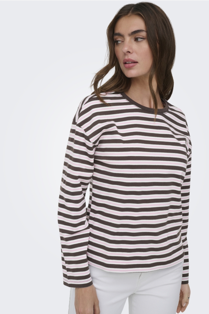 Only bruine dames t-shirt | Model vooraanzicht