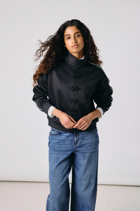 Noisy may zwarte dames vest | Model vooraanzicht