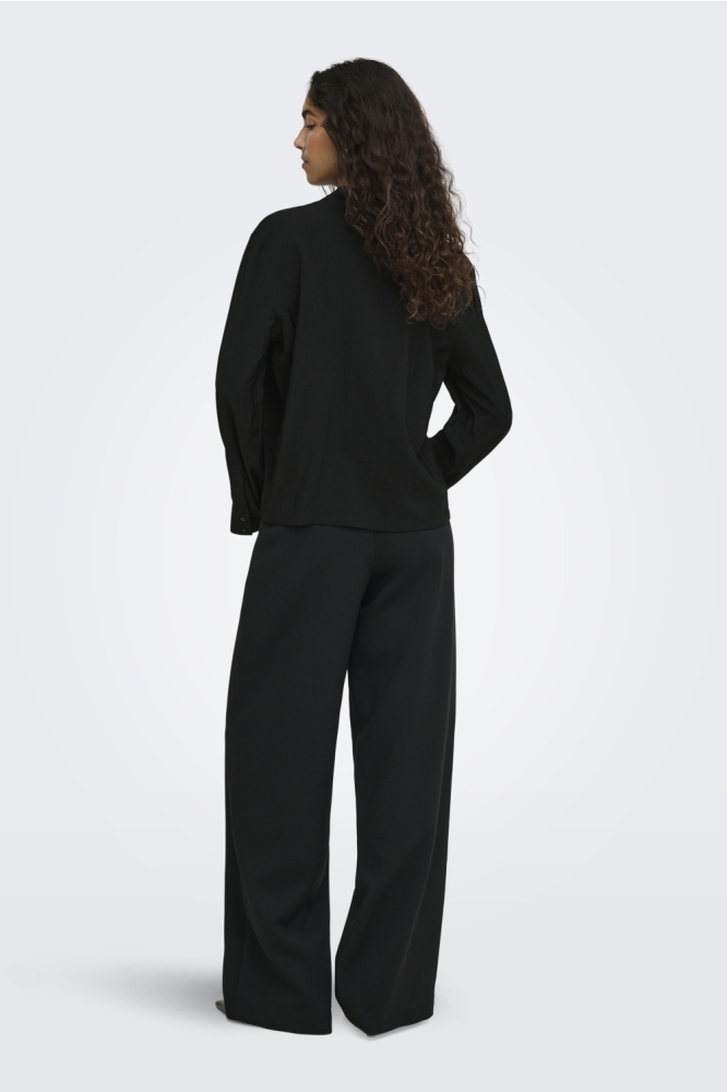 Jacqueline de Yong zwarte dames blouse | Model achteraanzicht