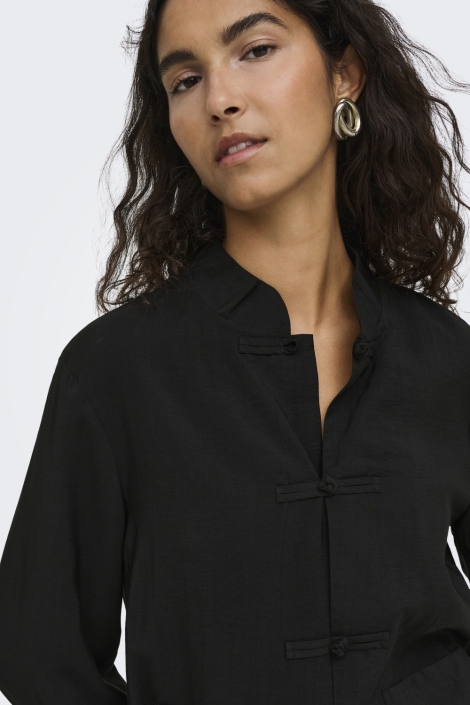 Jacqueline de Yong zwarte dames blouse | Close up
