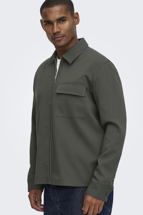 Only & Sons groene heren overhemd | Model vooraanzicht