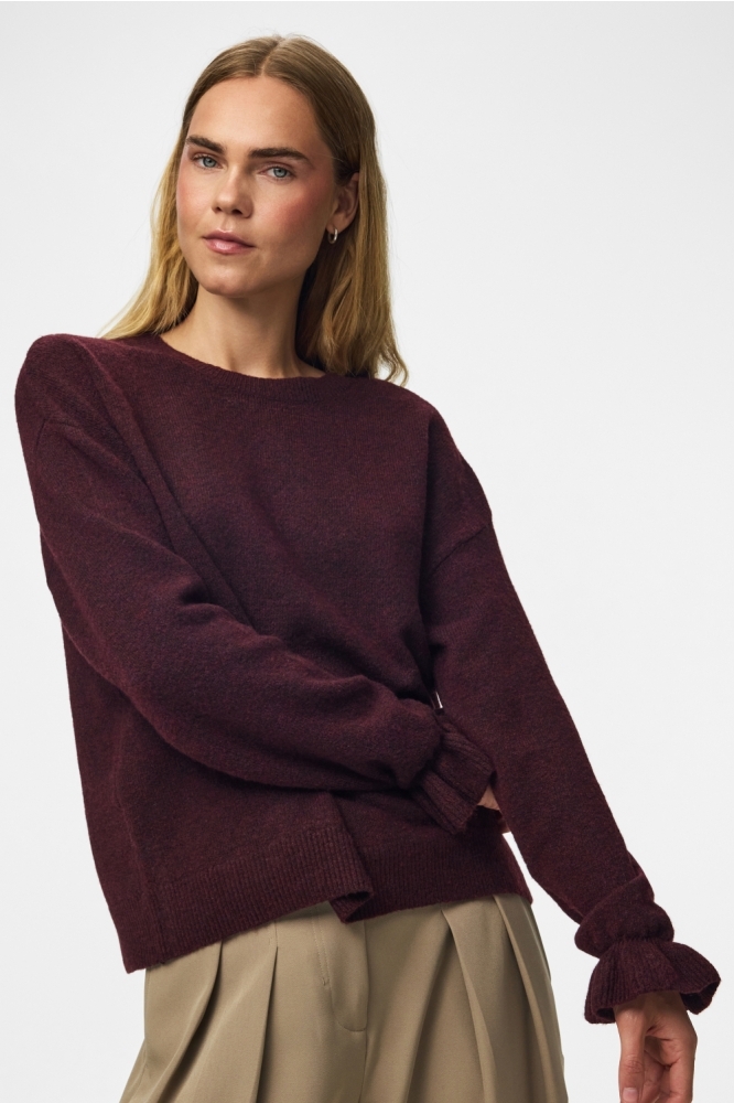 Pieces bordeaux dames trui | Model vooraanzicht