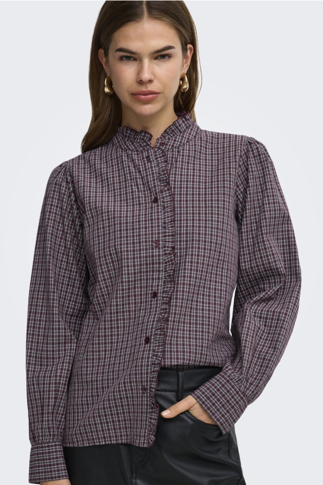 Only bordeaux dames blouse | Model vooraanzicht