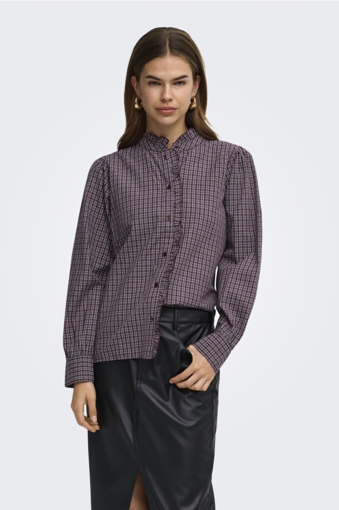 Only bordeaux dames blouse | Model vooraanzicht