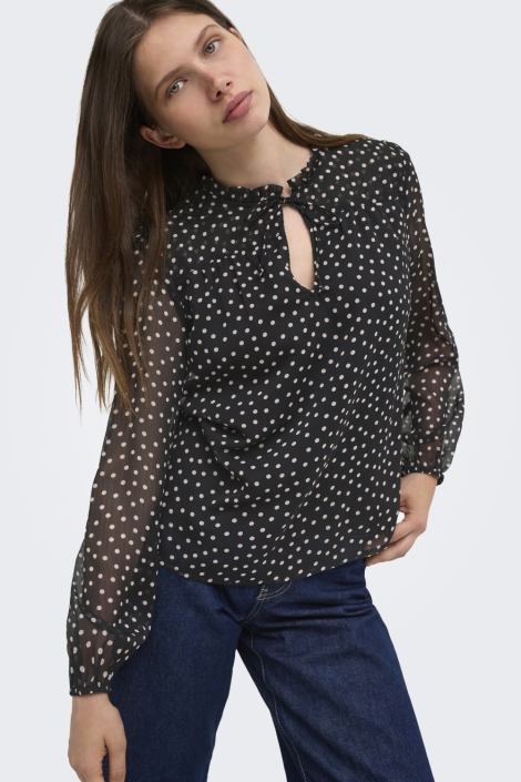 Only zwarte dames t-shirt | Model vooraanzicht